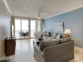 Spacieux deux chambres Condo surplombant la côte du golfe! Balcon privé et à quelques pas de la plage! - Image 2