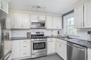 Flex Comfort Apts of Greenwich #2 - Image 4