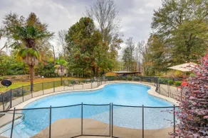 Spacious Stockbridge Manor: Pool Table, 2 Kitchens - Image 2