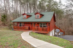 Cozy in the Smokies * Location * Hot tub * Garage - Image 4