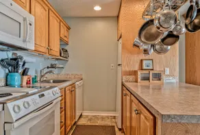 'Worthy Porpoise' Premium Ground Floor Condo. Kong Tempur-Pedic, Pool & Sauna - Image 2