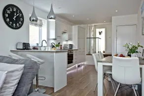 Sunnymead Penthouse - Close to beach, Pets welcome, Balcony - Image 3