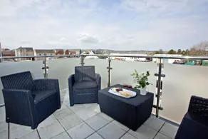 Sunnymead Penthouse - Close to beach, Pets welcome, Balcony - Image 4