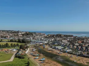 Sunnymead Penthouse - Close to beach, Pets welcome, Balcony - Image 5