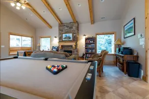 Heavens Gate LS48 Ski Retreat Hot Tub & Views - Image 3