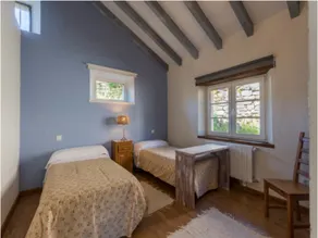 Three-bedroom cabin - Image 4