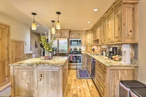 7 Mi to Ski: Waterfront Townhome in Frisco! - Image 5