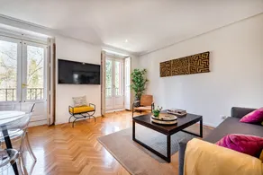 Modern & Bright - 1BD 1BTH - Justicia - Image 2