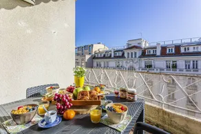 MY CASA - FLEURS 22 - City Center - Modern w Terrace - Image 3