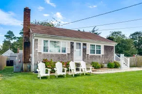 Walk to Haigis Beach: Cape Cod Retreat w/ Deck! - Image 3