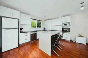 The Baker's Cottage in the Heart of Richmond Sleeps 6 - Image 4