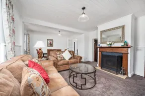 The Baker's Cottage in the Heart of Richmond Sleeps 6 - Image 3