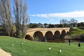 The Baker's Cottage in the Heart of Richmond Sleeps 6 - Image 2