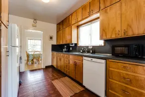 Vintage 3 bed Bungalow 3 miles to Hayward Field - Image 3