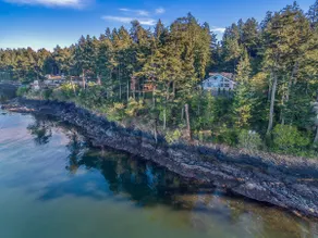 Waterfront! Near Roche Harbor! Hot Tub! (SSH) - Image 4