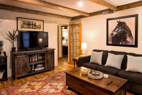Pet-Friendly Clovis Home: Yard, Pergola & Hot Tub - Image 4