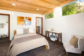 Nama-Stay Room 12 | Queen, 5 Minutes to Zion NP - Image 2
