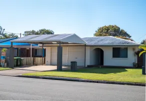 Michael Street 39 Golden Beach - Image 2