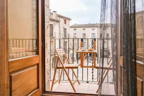Can Bona Casa - Apartment overlooking the square - Image 3