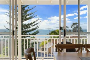 Beachwood House at Mollymook Beach - Image 2