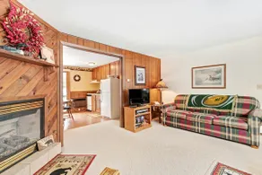 Cozy Mountain Escape: Lake Views & Gas Fireplace - Image 3