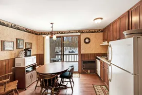 Cozy Mountain Escape: Lake Views & Gas Fireplace - Image 2