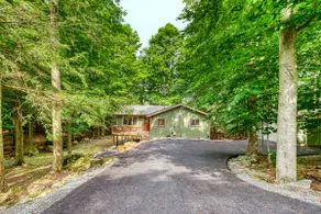 Lakeview Chalet - Pool & Lake/Beach - Kayaking - Image 3