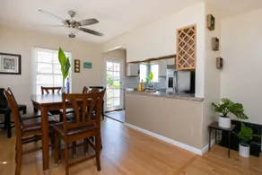 Long Beach Retreat, 3BD/2B plus additional Studio - Image 3
