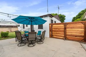Long Beach Retreat, 3BD/2B plus additional Studio - Image 5