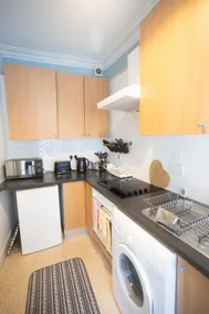 Sandgate 2-Bed Apartment in Ayr central location - Image 4