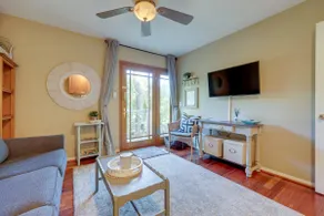 16 Mi to Beaches & Wineries! Chic Peaceful Retreat - Image 4
