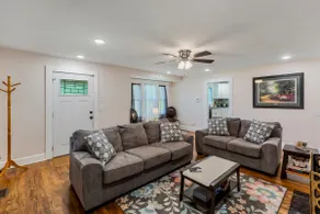S Circle 220: A beautifully restored 2-bedroom home in charming Salem, SC. - Image 5