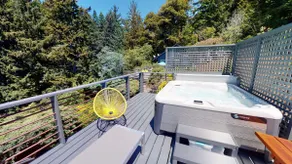 Baker Beach House - Hot Tub, Ocean Views & Fire Pi - Image 4