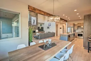 Luxury Mt Bachelor Retreat w/ Hot Tub & Patio - Image 2
