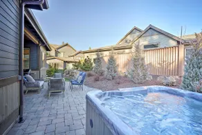 Luxury Mt Bachelor Retreat w/ Hot Tub & Patio - Image 3