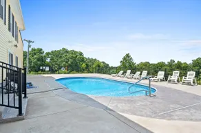 Country Lodge for 18, With Pool and Pond, Near Ark - Image 2