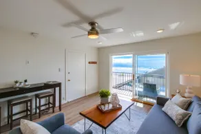 The Harbor House | Modern Oceanfront Stay | #C - Image 4