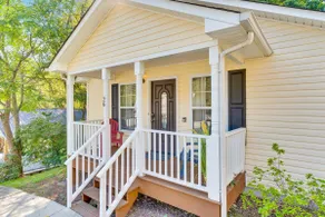 Bungalow Charmer with private Hot Tub! - Image 5