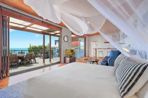Waterfront with Private Jetty - Pet Friendly - Image 5