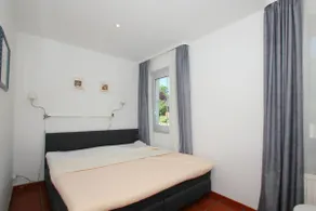 Apartment-Traditional-Private bathroom-WG5 - Image 2