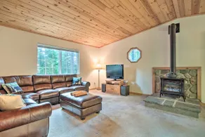4 Mi to Big Tree State Park: Serene Cabin w/ Deck - Image 2