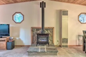 4 Mi to Big Tree State Park: Serene Cabin w/ Deck - Image 5
