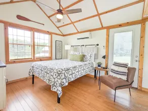 Cabin-ette at the Creek ~ a Tiny Ozark Getaway - Image 3