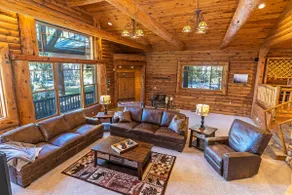1138 Lakeshore - One-of-a-kind Lakeshore Boulevard log cabin - Image 2