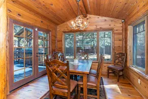 1138 Lakeshore - One-of-a-kind Lakeshore Boulevard log cabin - Image 3