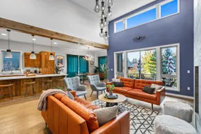 Luxury Bend Getaway | Hot Tub • Fireplace • Views - Image 4