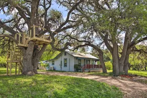Betty B's River House < 1 Mi to Blanco State Park! - Image 2