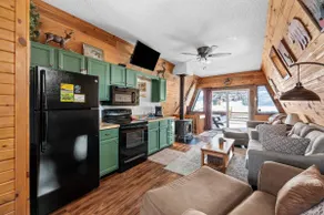 Haylie's Hideaway - Image 4