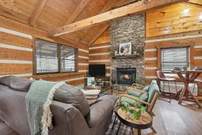 Wildwood Cottage-Romantic w Hot Tub, pool and more - Image 5