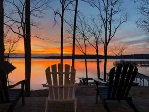 Luxury Secluded Lake Home King Beach Views Dock - Image 2